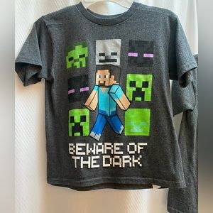 Minecraft kids/Boy size 5/6 barely worn.